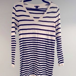 H&M basic white and black striped v- neck sweater